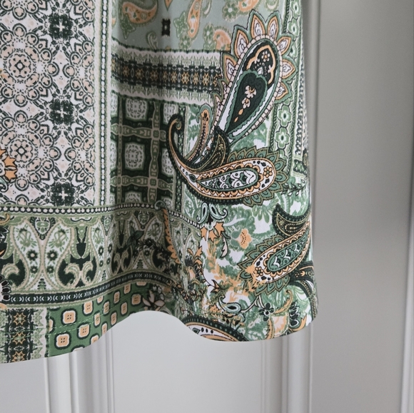 CATO Plus Size Blouse with Sheer Sleeves • Size 22-24 - Picture 8 of 12